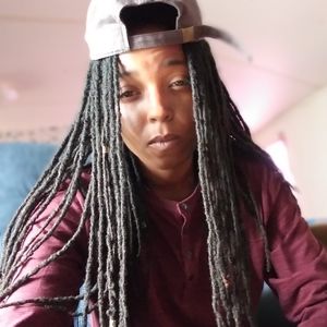 Meet your Posher, Dee